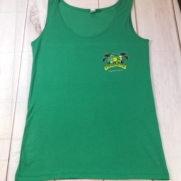 Cooters Clearwater Beach Ladies Graphic Tank Top Green Women’s Small NEW - Picture 2 of 14